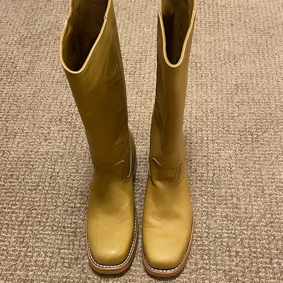 FRYE Campus Boot In Banana *Brand New* - Picture 4 of 6